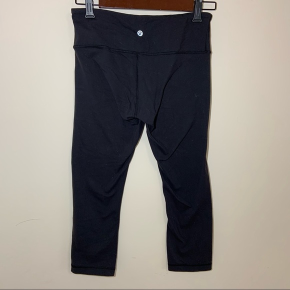Lululemon Black Capri Leggings Sz 6 - Picture 2 of 5